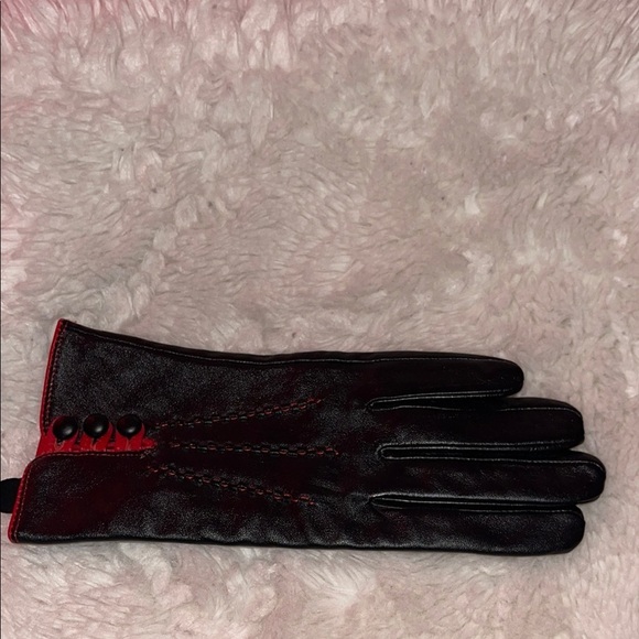 Chic Black Leather Glove with Red Accents missing a glove ugh warn once literary - Picture 1 of 4